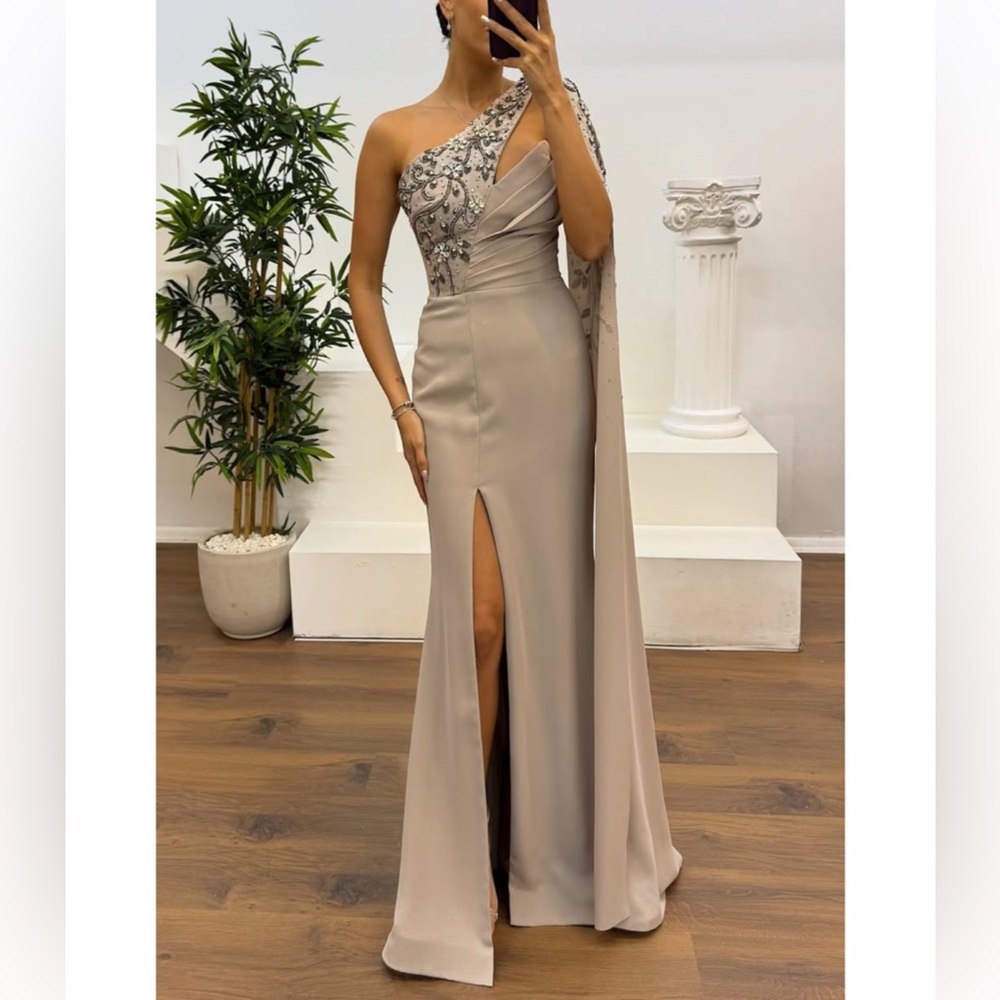 Silver, one shoulder dress, NWT (note size is XL but fits like a small).
